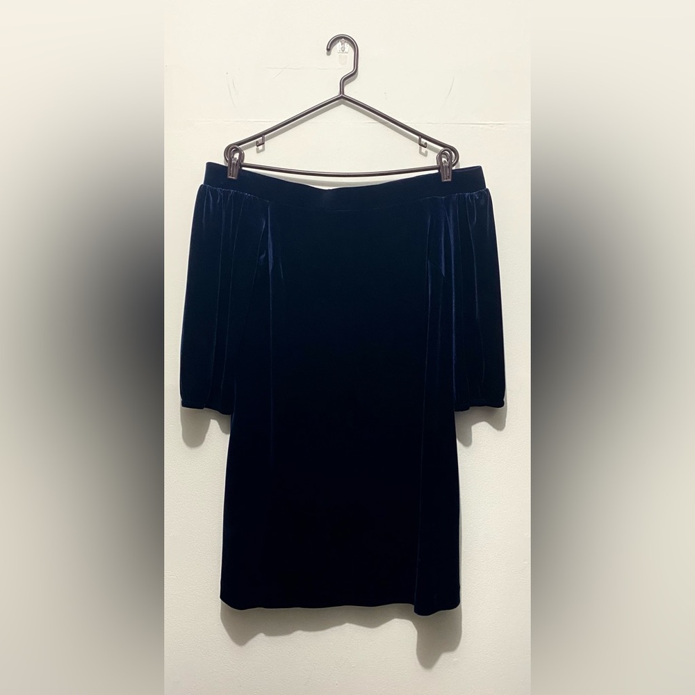 Off the Shoulder Blue Velvet Long Sleeve Mini Dress